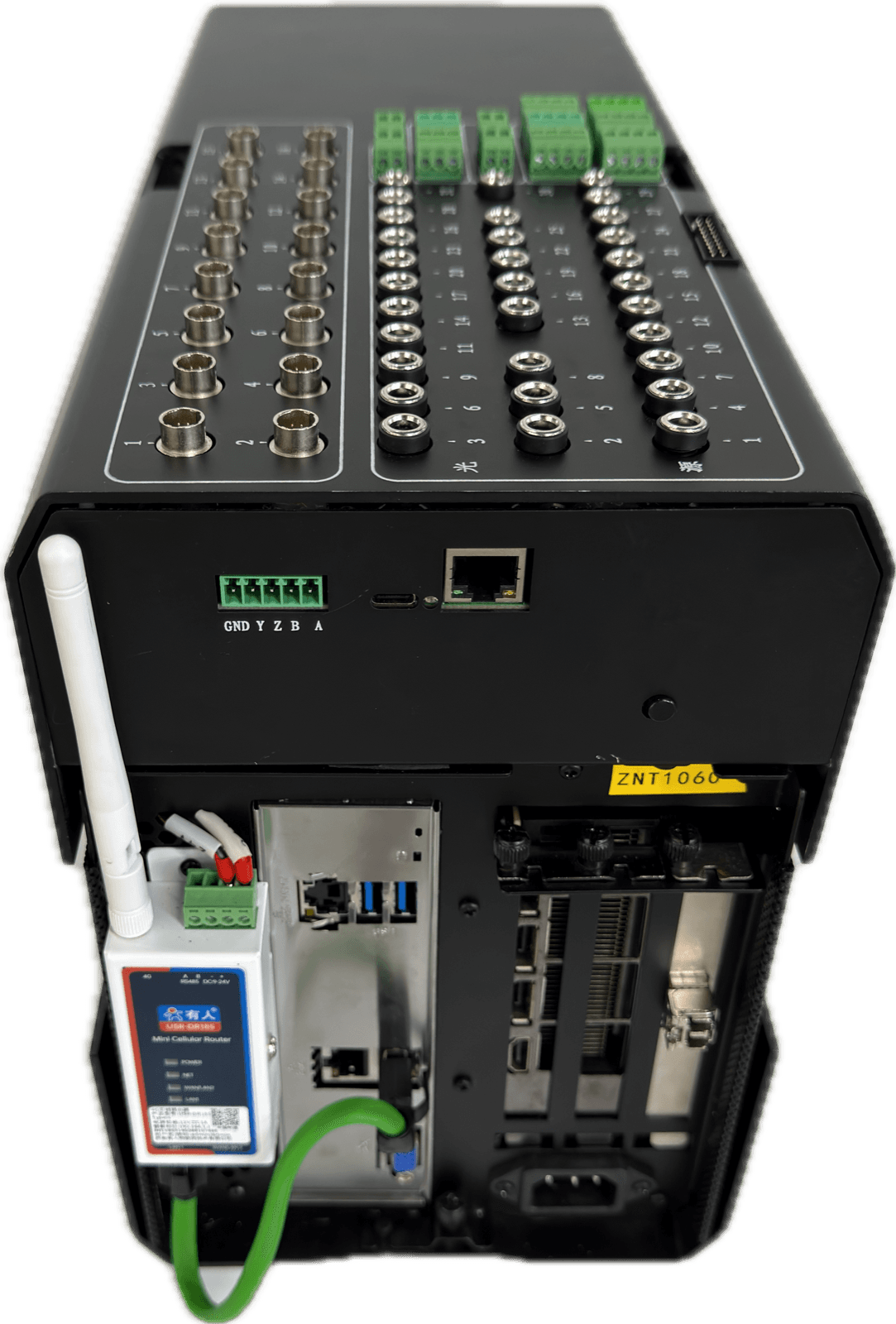 顶部采集接口与底部 I/O 面板